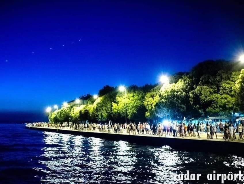 Apartmani Sollei 돈제페트레케인 외부 사진